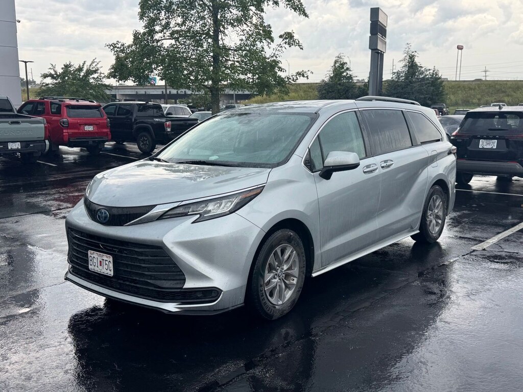 Certified 2023 Toyota Sienna LE Minivan/Van