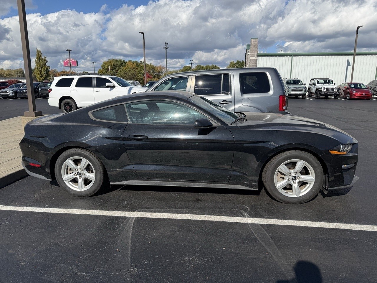 2019 Ford Mustang EcoBoost photo 4