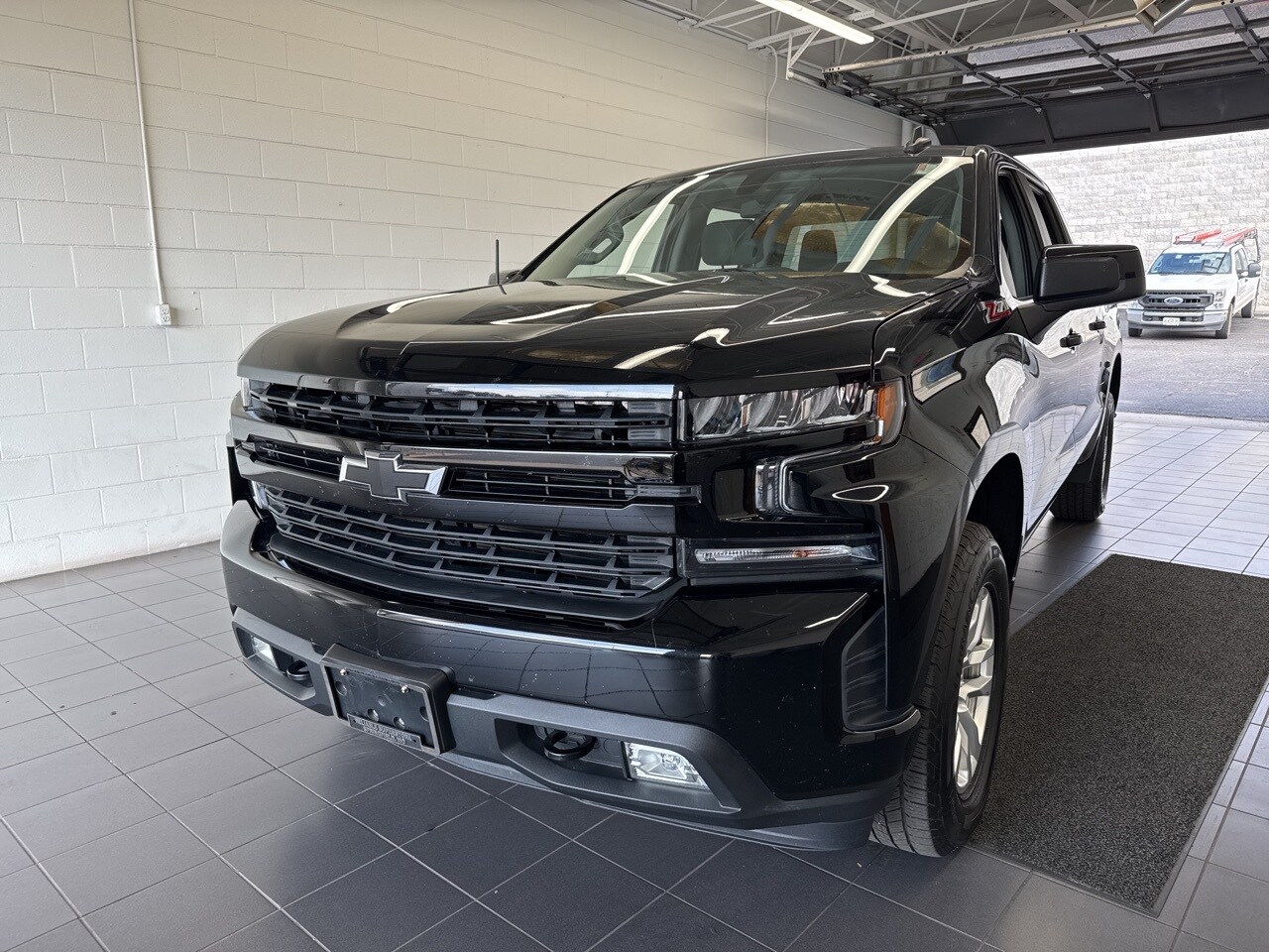 2019 Chevrolet Silverado 1500 RST photo 3