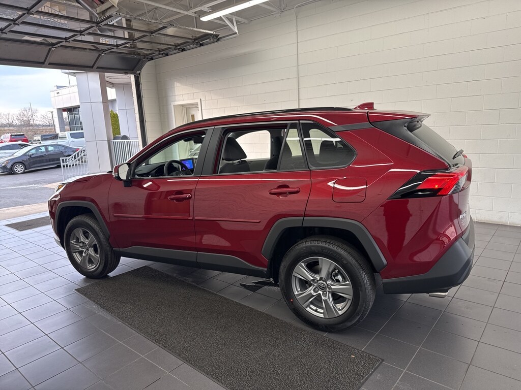 New 2025 Toyota RAV4 XLE SUV
