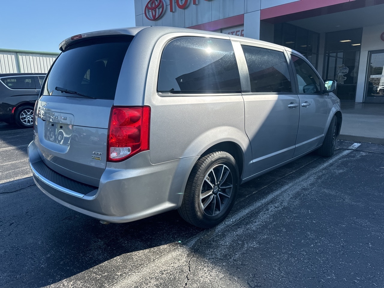 Used 2019 Dodge Grand Caravan GT with VIN 2C4RDGEG1KR536894 for sale in Springfield, MO