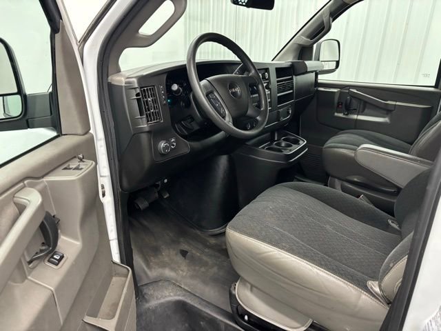 2022 GMC Savana Cargo Work Van - Photo 11