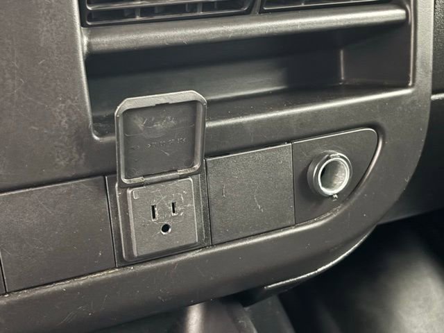 2022 GMC Savana Cargo Work Van - Photo 24