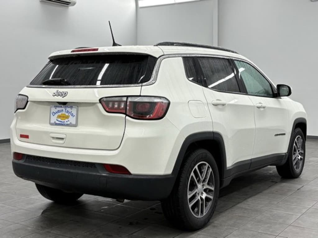 Used 2019 Jeep Compass Latitude FWD SUV