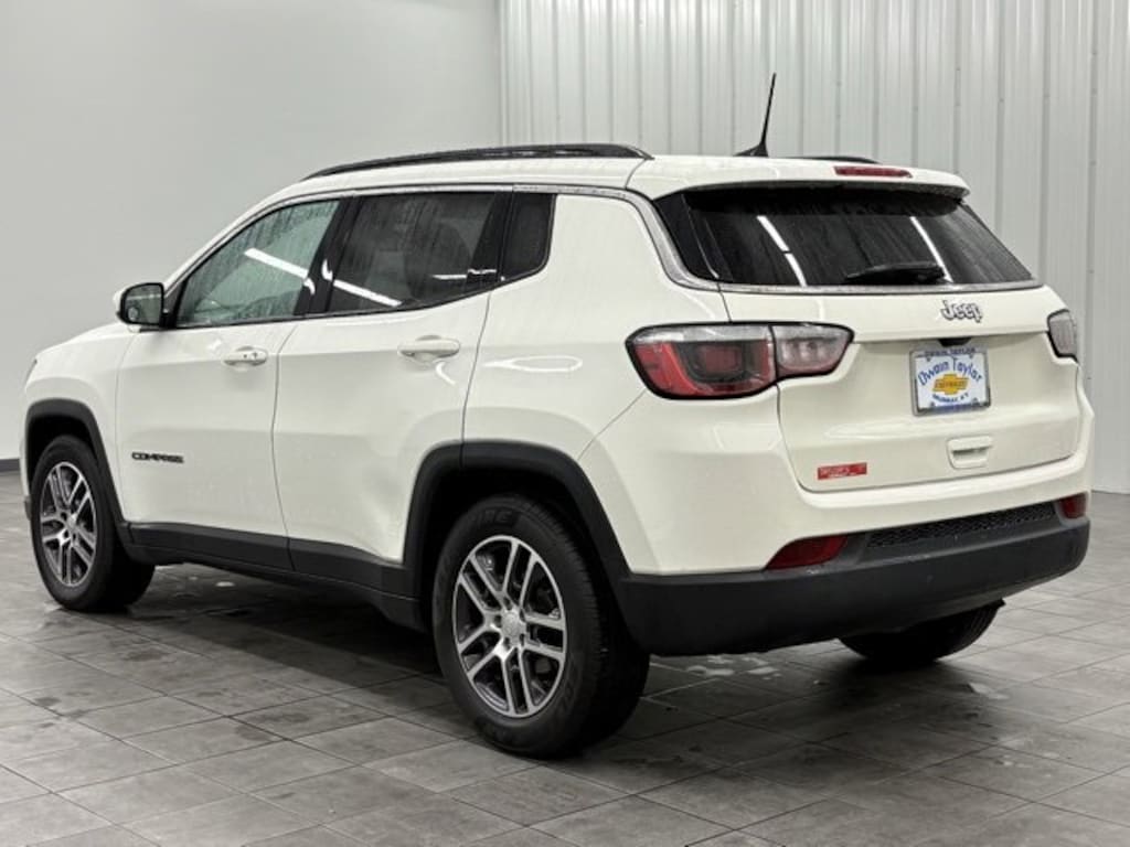 Used 2019 Jeep Compass Latitude FWD SUV