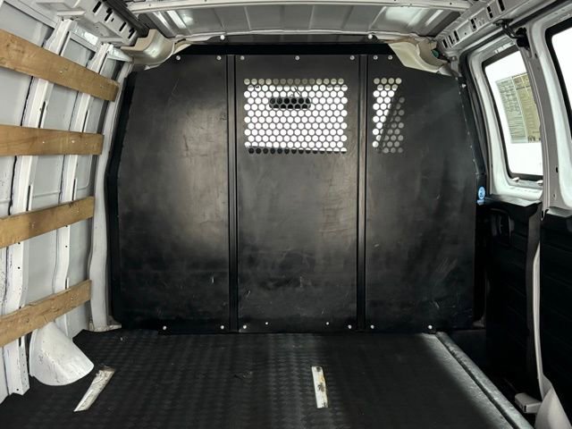 2022 GMC Savana Cargo Work Van - Photo 9