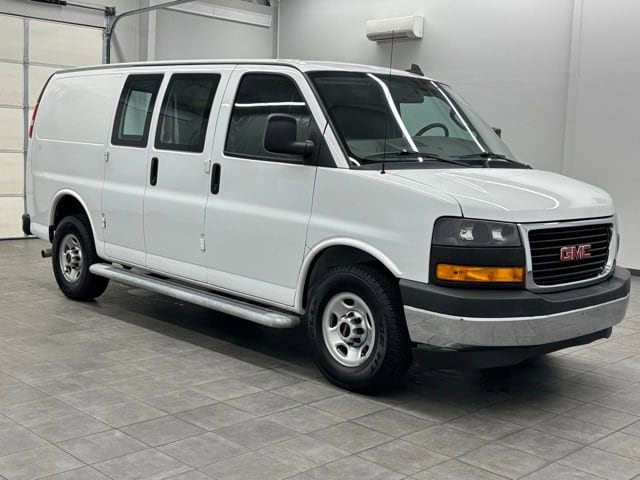 2022 GMC Savana Cargo