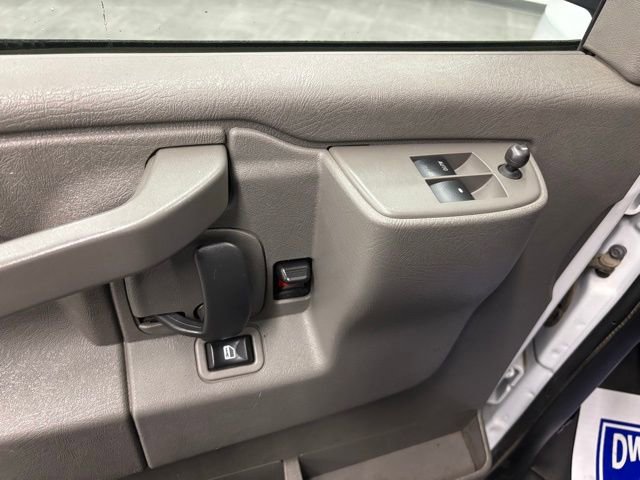 2022 GMC Savana Cargo Work Van - Photo 12