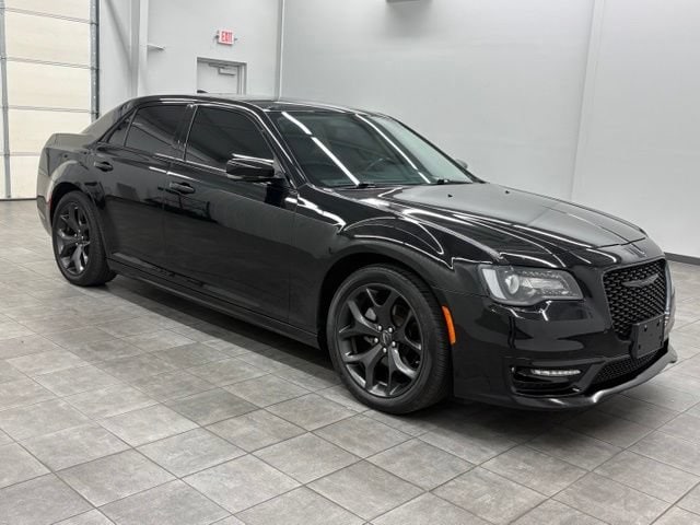 2022 Chrysler 300 Touring L