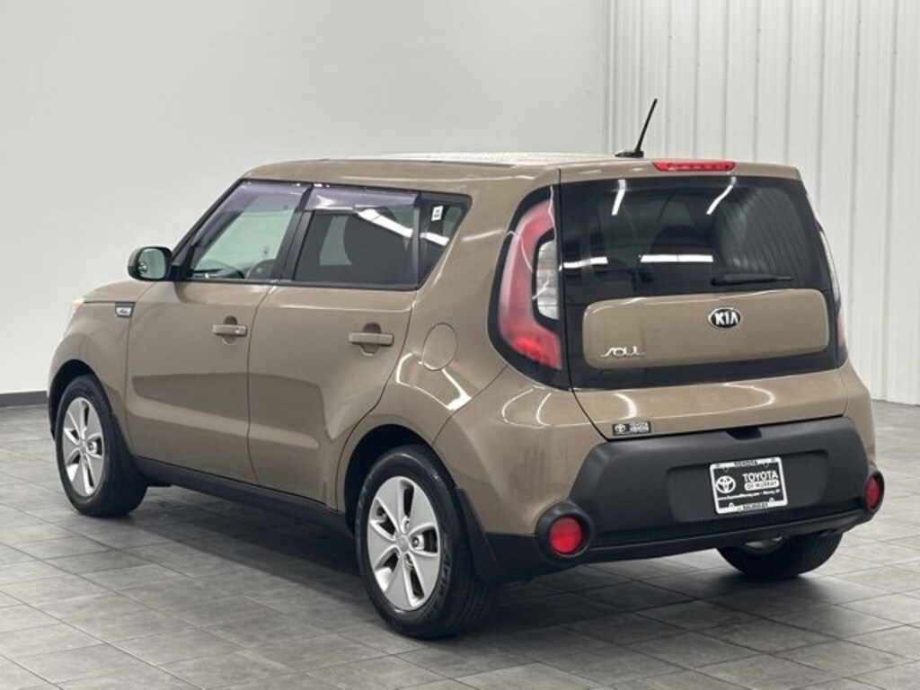 Used 2015 Kia Soul Base FWD Hatchback