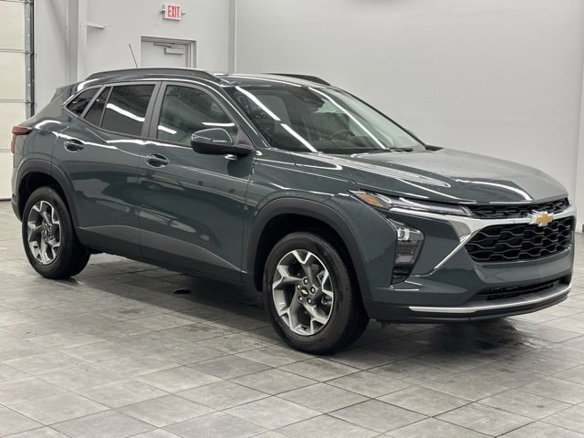 2025 Chevrolet Trax SUV 