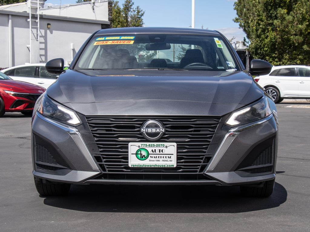 Used 2025 Nissan Altima SV Sedan