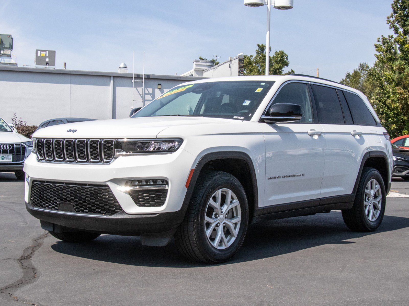 2023 Jeep Grand Cherokee Limited photo 3