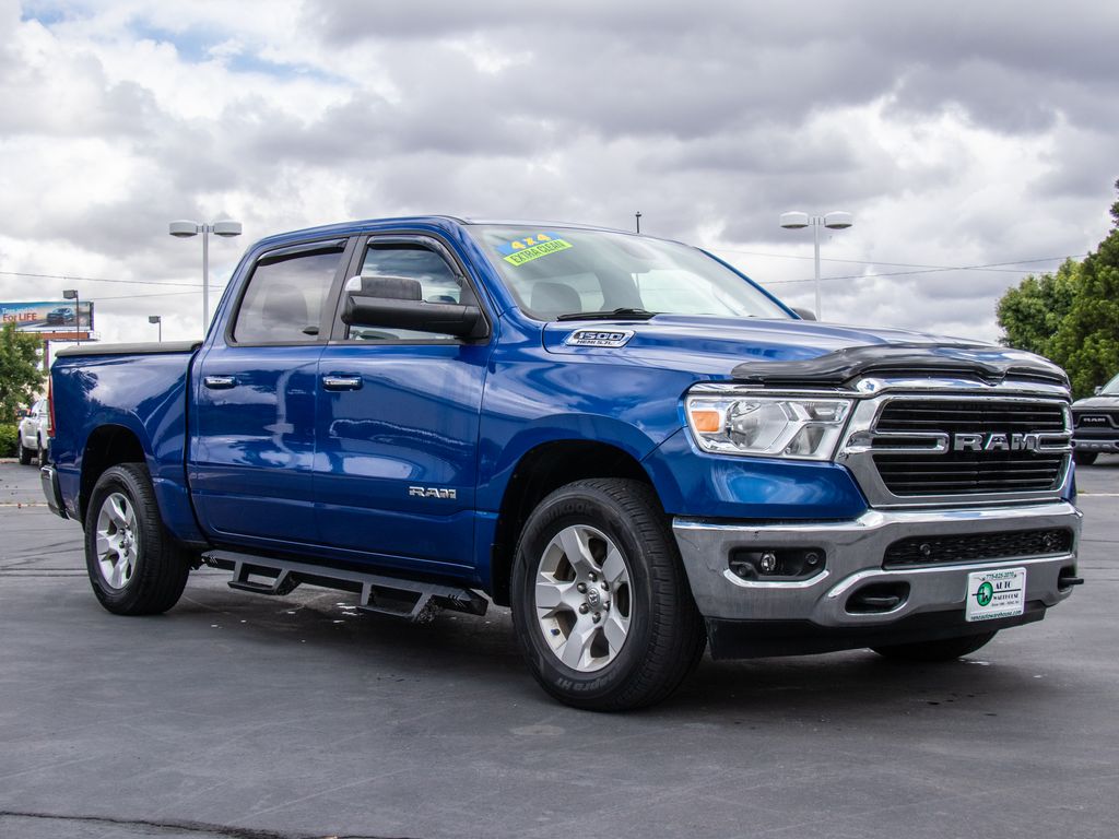 2019 RAM 1500 Big Horn/Lone Star 4x4 Crew Cab 5'7's photo