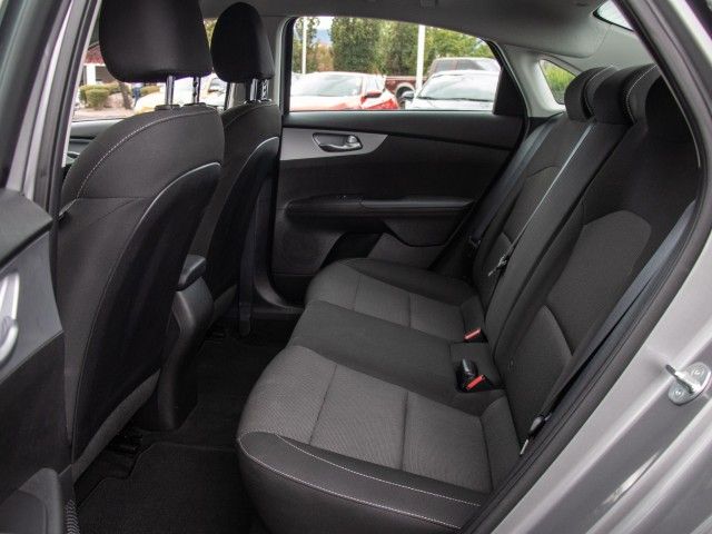 2023 Kia Forte LXS - Photo 18