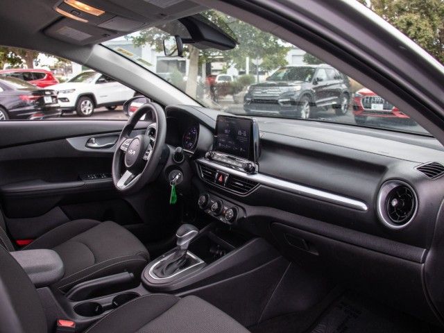 2023 Kia Forte LXS - Photo 20