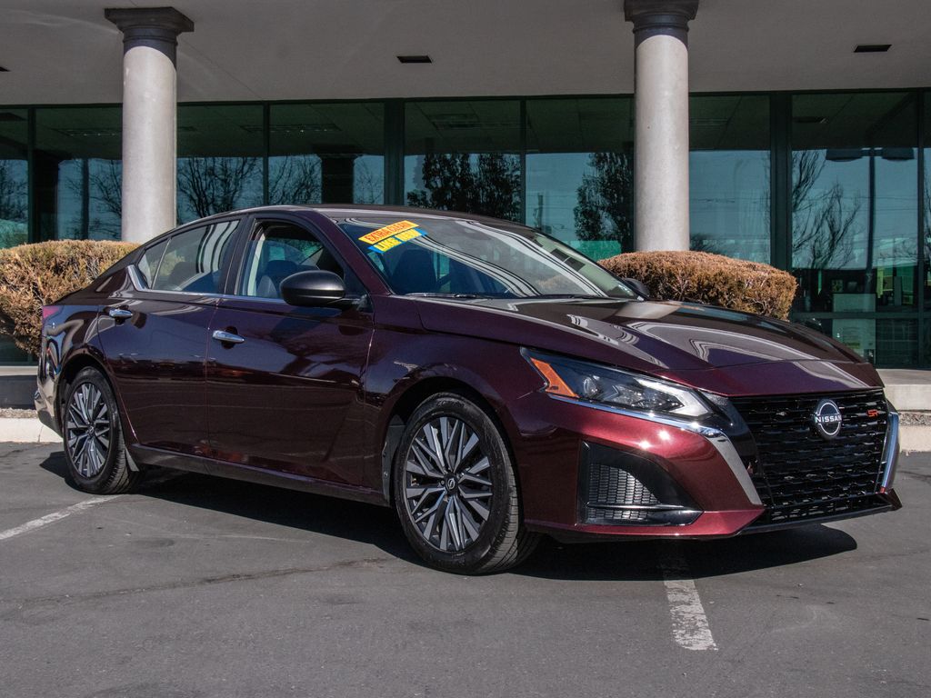 2024 Nissan Altima SV