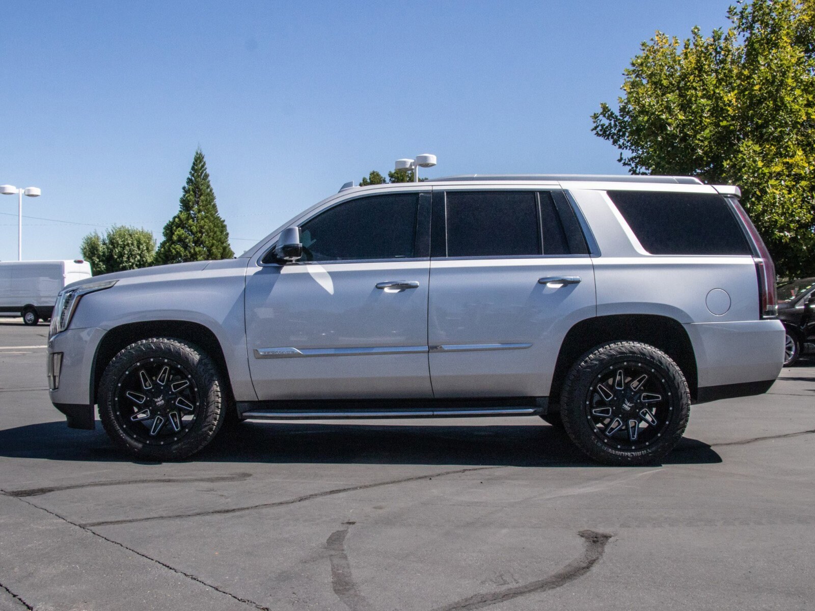 2015 Cadillac Escalade Luxury photo 4