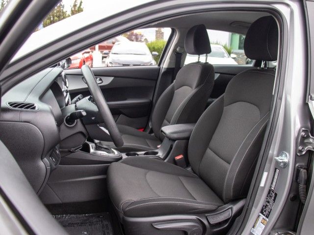 2023 Kia Forte LXS - Photo 10