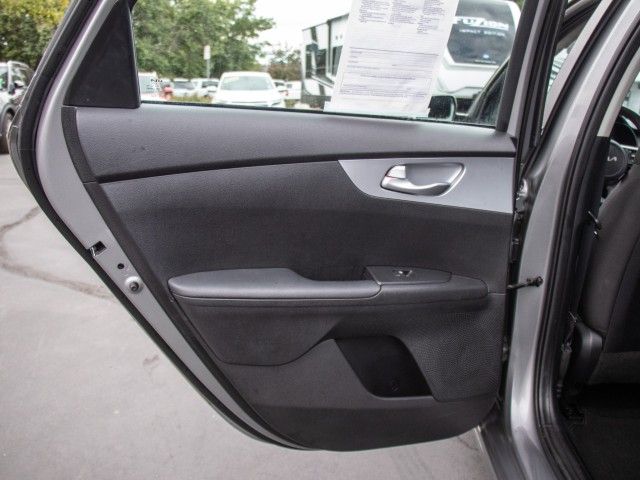 2023 Kia Forte LXS - Photo 19