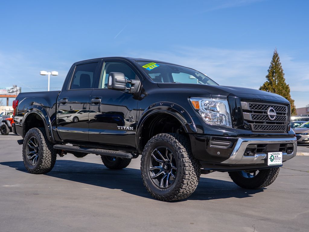 2023 Nissan Titan