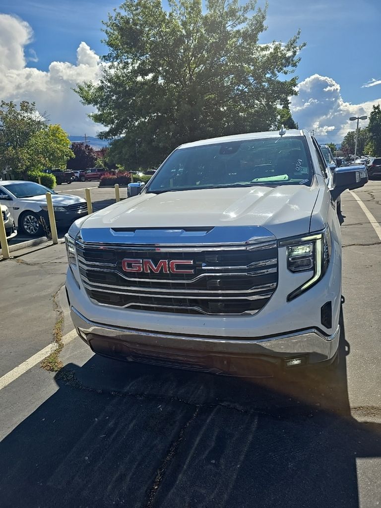 2025 GMC Sierra 4WD Crew Cab Short Box SLT's photo