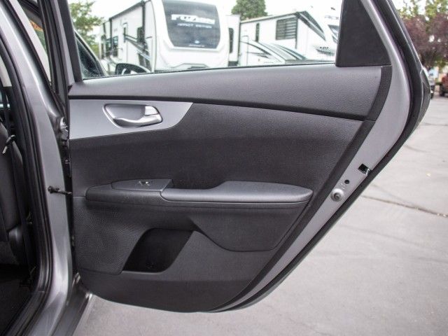 2023 Kia Forte LXS - Photo 24