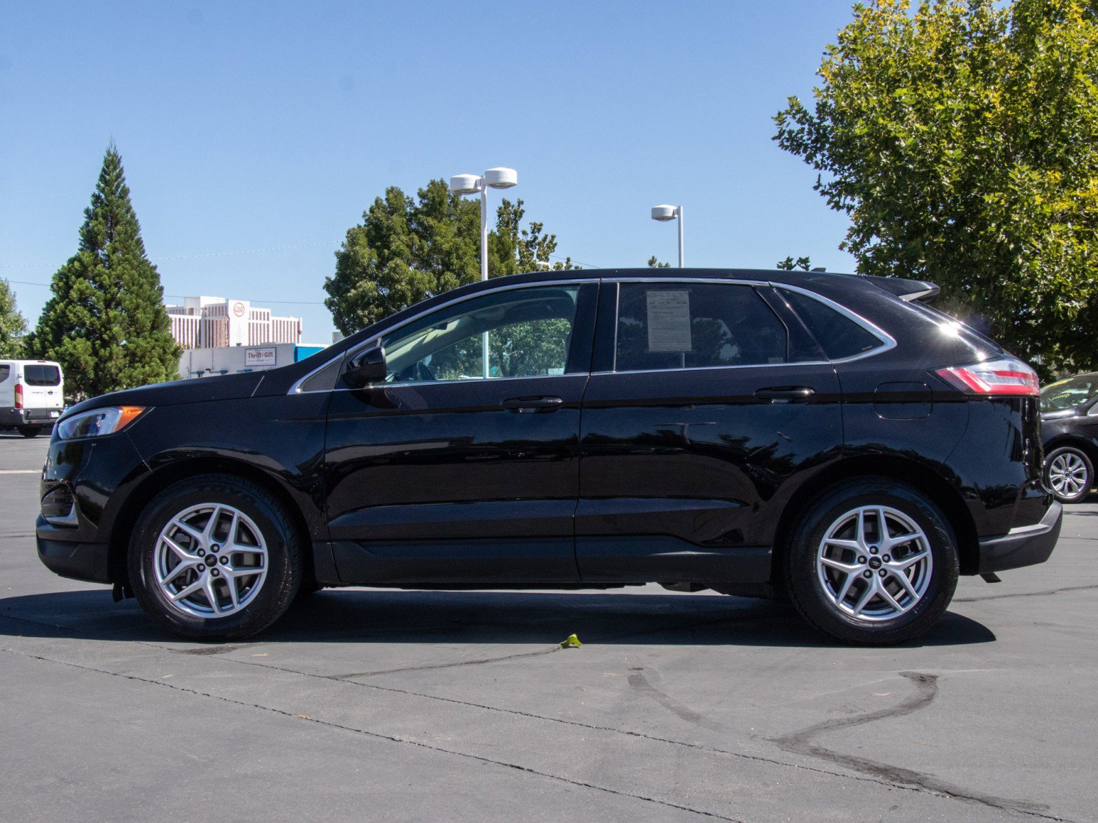 2023 Ford Edge SEL photo 4