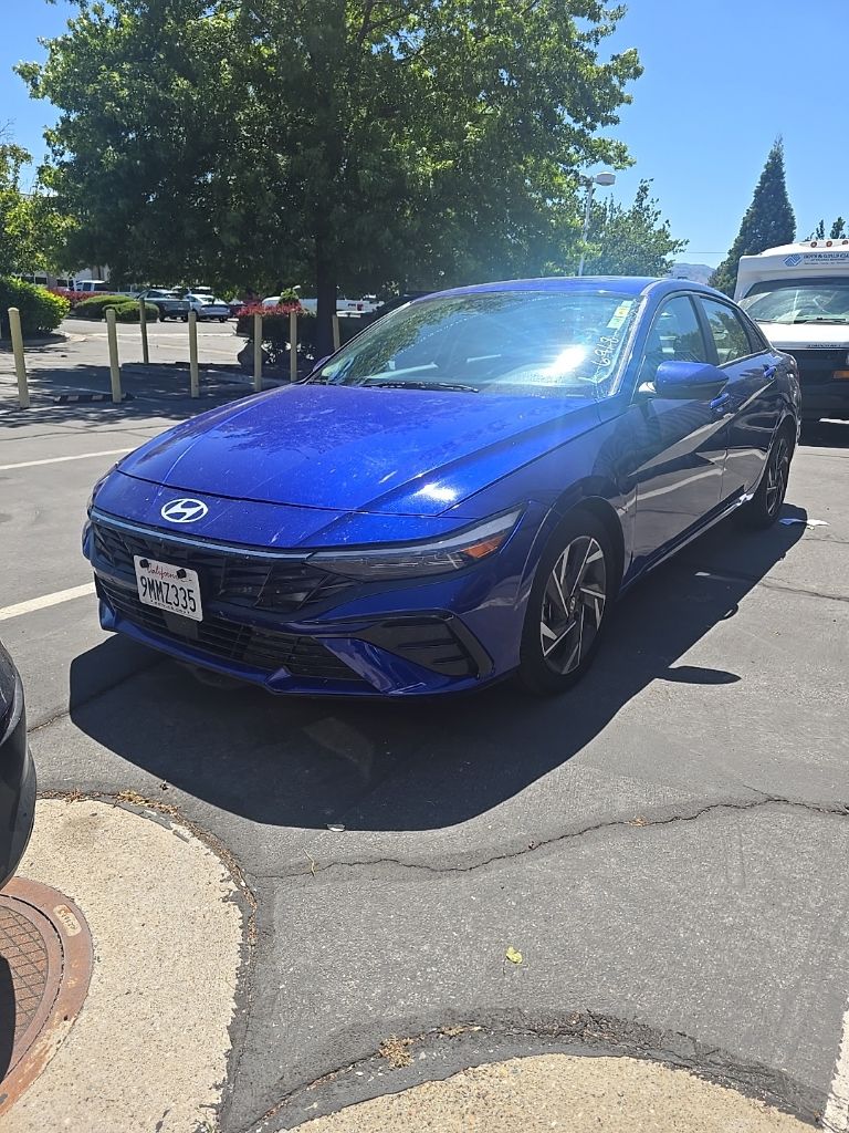 2024 Hyundai Elantra 2.0 Limited IVT's photo