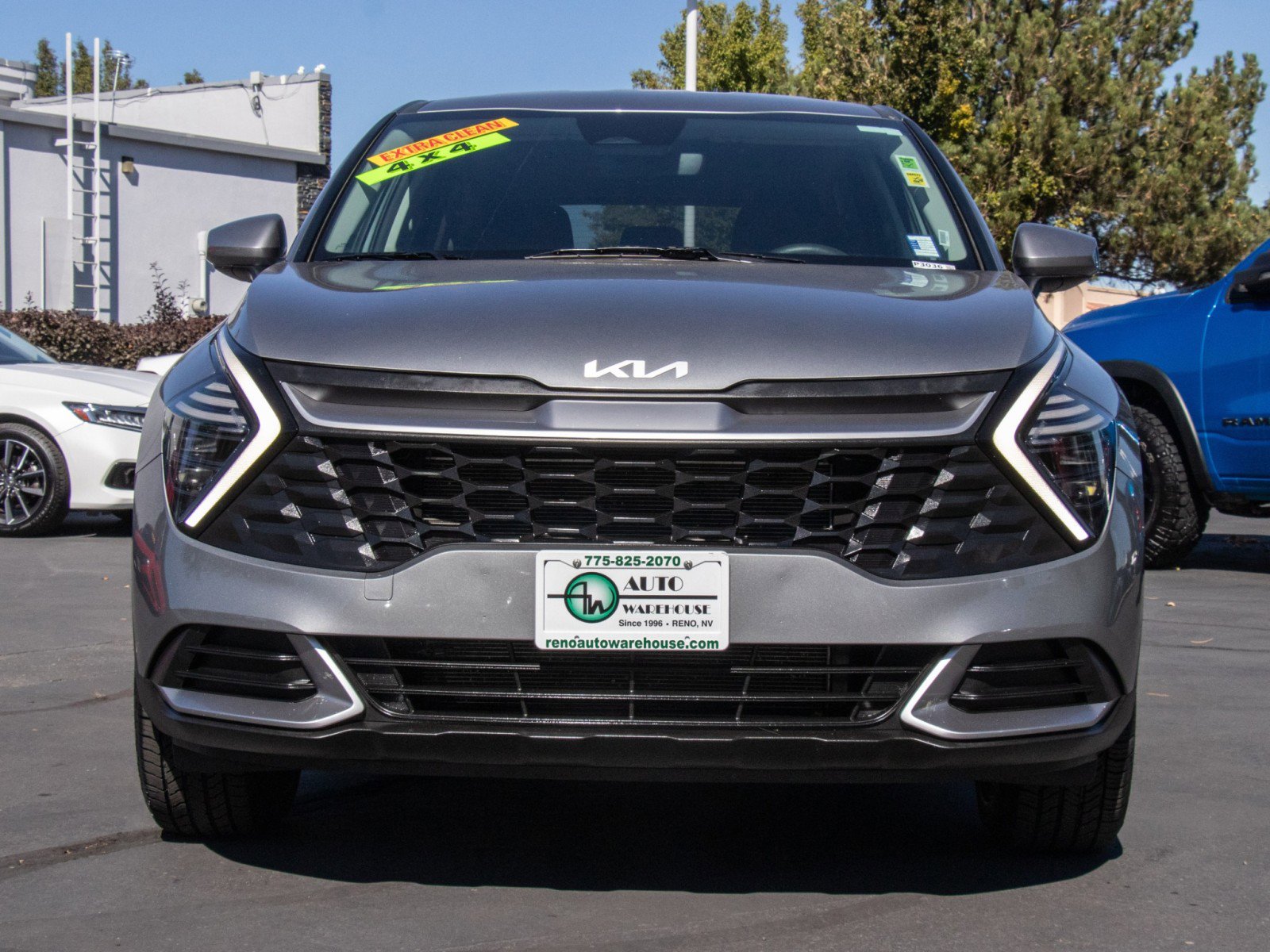 2024 Kia Sportage LX photo 2