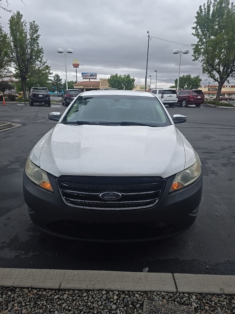 2010 Ford Taurus Limited AWD's photo