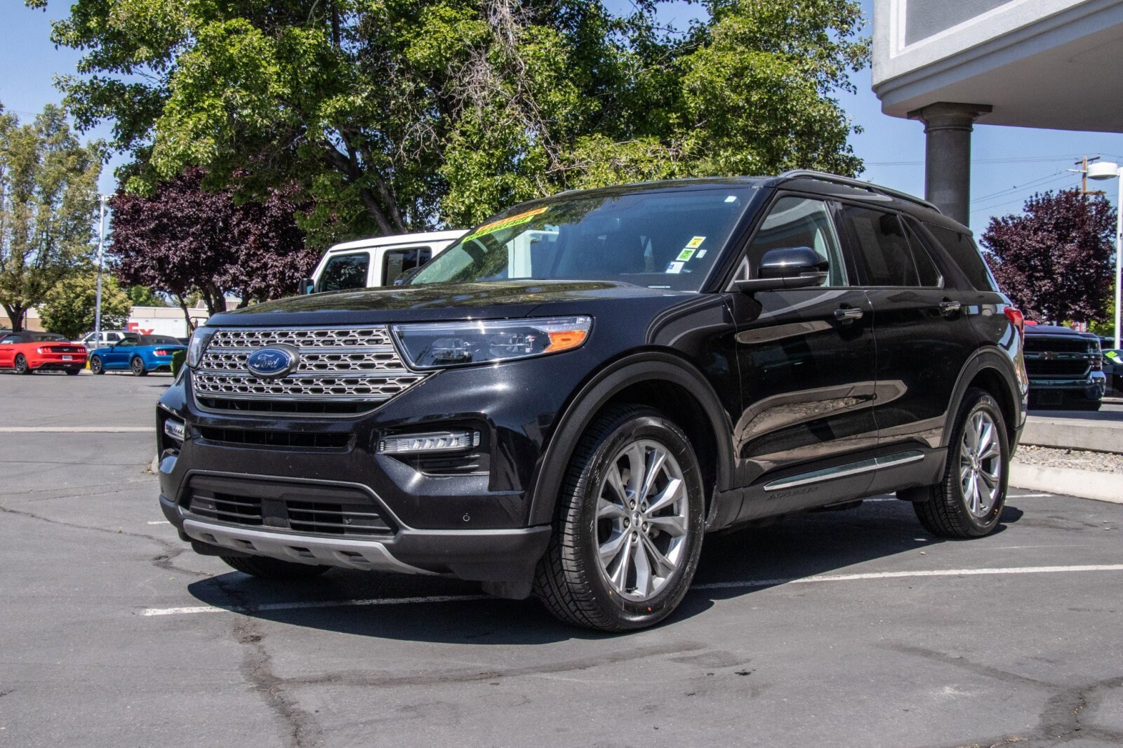 2023 Ford Explorer Limited photo 2