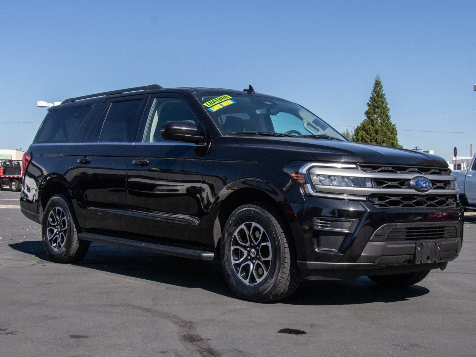 2024 Ford Expedition XLT's photo