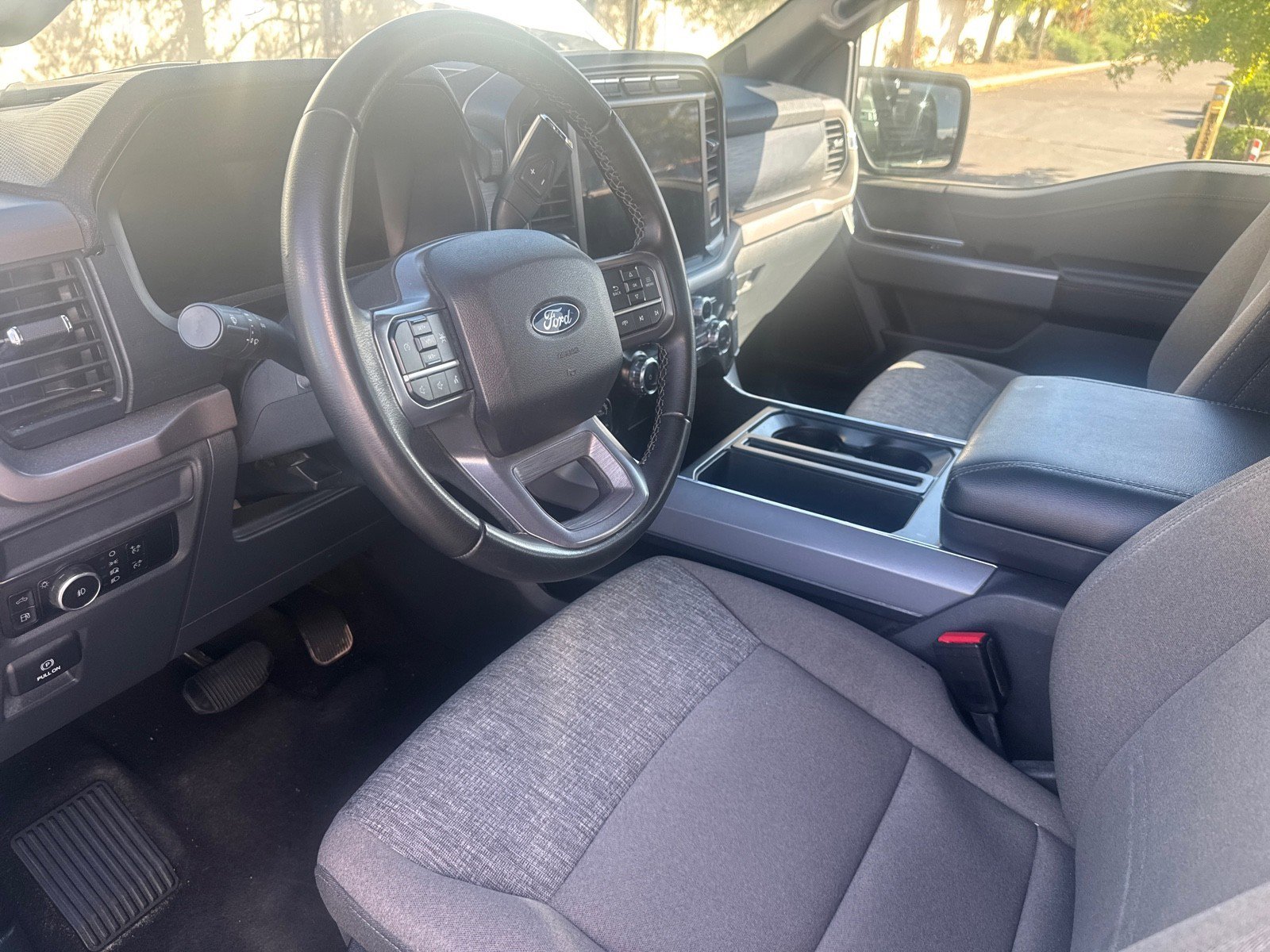 2024 Ford F-150 XLT photo 2