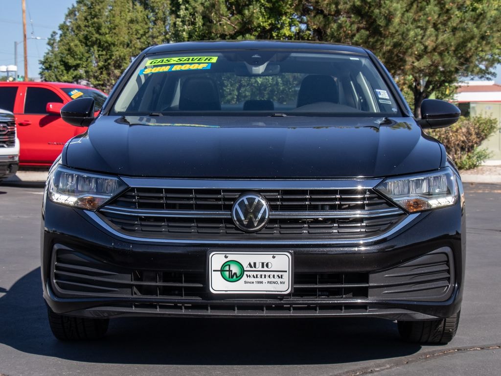 Used 2024 Volkswagen Jetta 1.5T SE Sedan