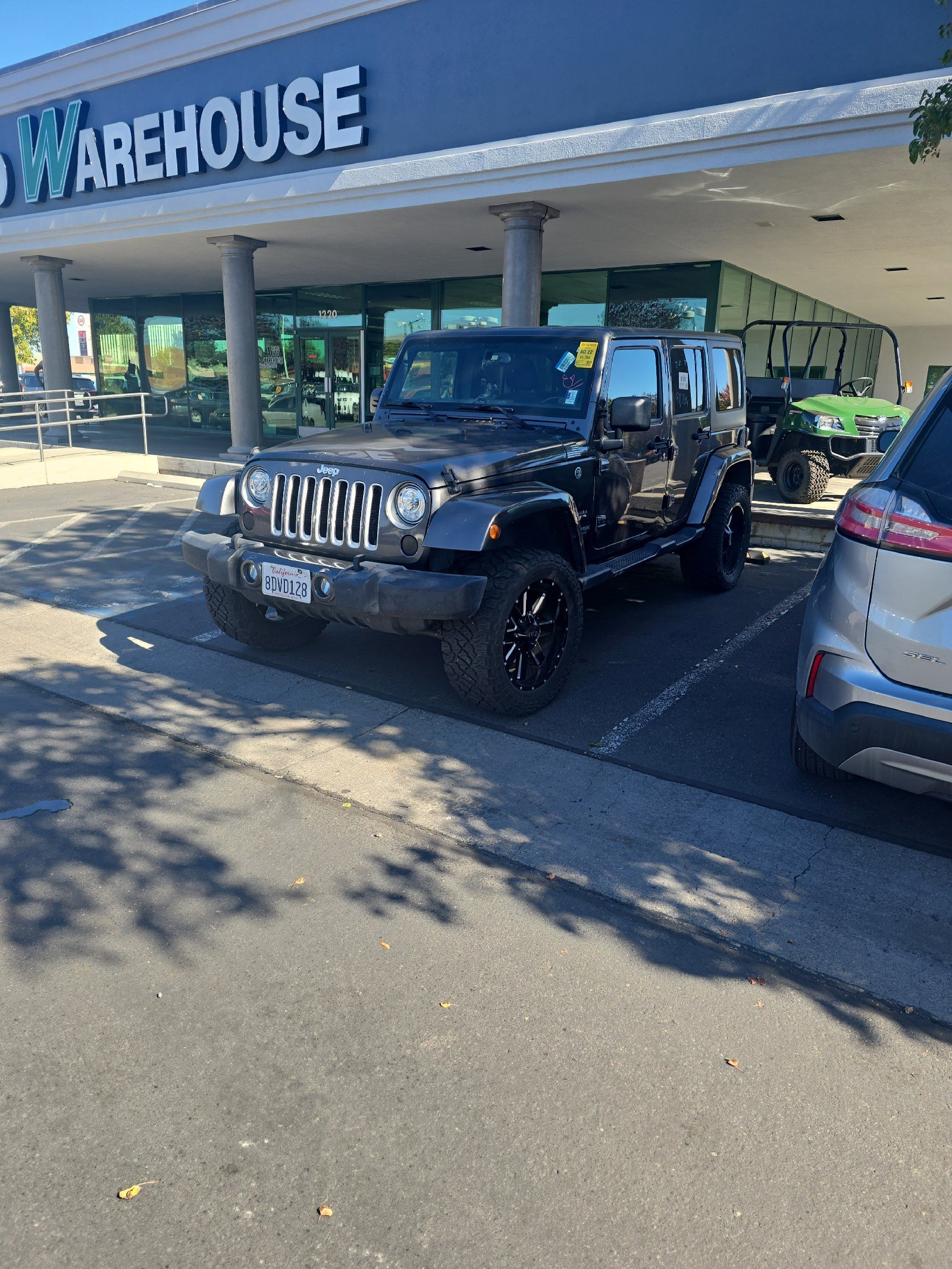 2018 Jeep Wrangler Unlimited Sahara photo 2