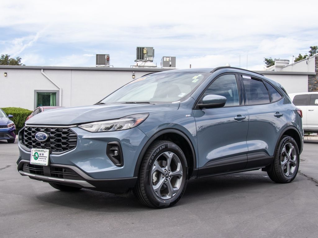 Used 2025 Ford Escape ST-Line Select SUV