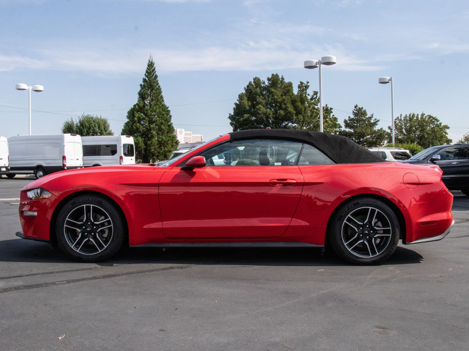 2023 Ford Mustang EcoBoost photo 4
