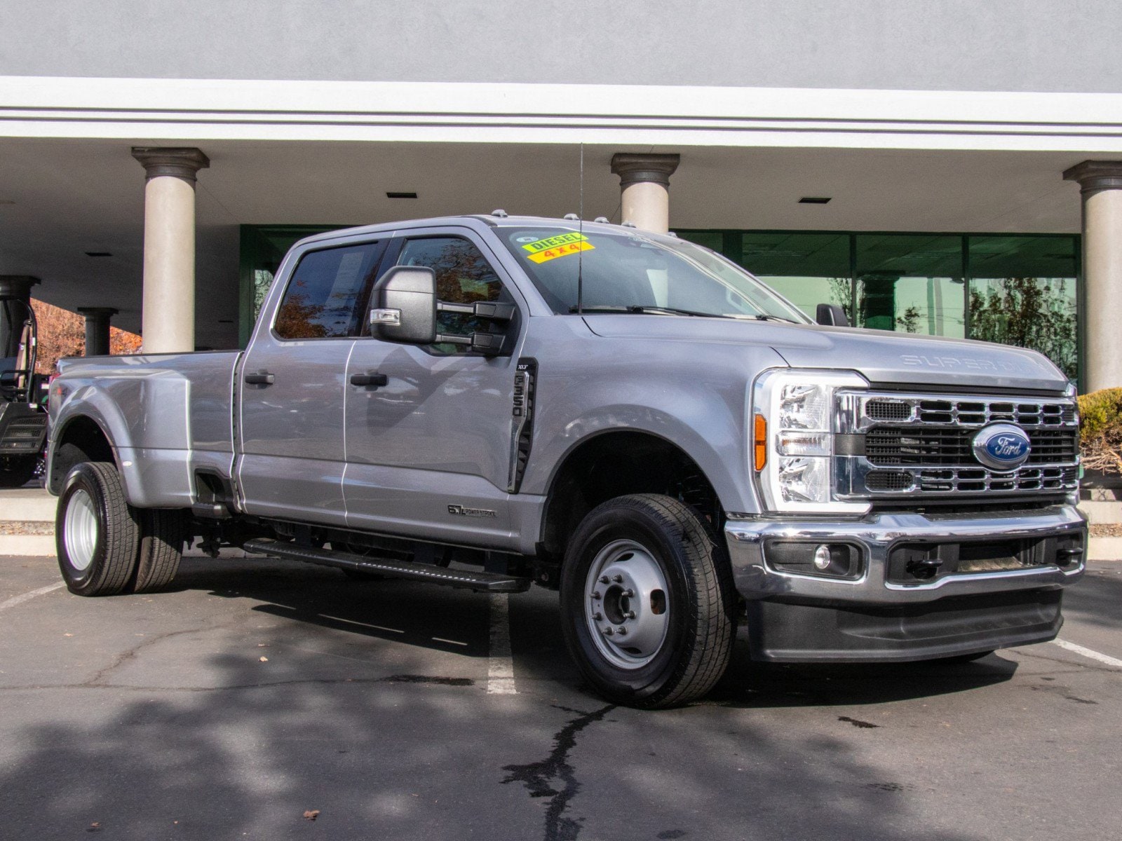 2024 Ford F-350 Super Duty XLT's photo