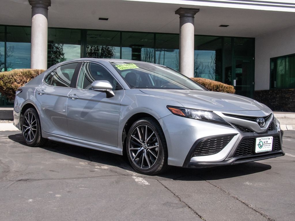 Used 2023 Toyota Camry SE Sedan
