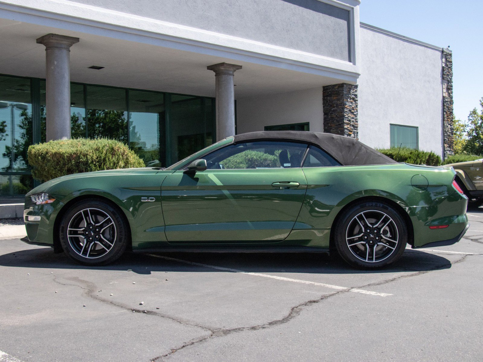 2023 Ford Mustang GT Premium Convertible photo 4