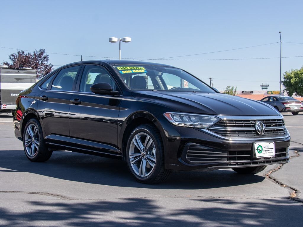 Used 2024 Volkswagen Jetta 1.5T SE Sedan