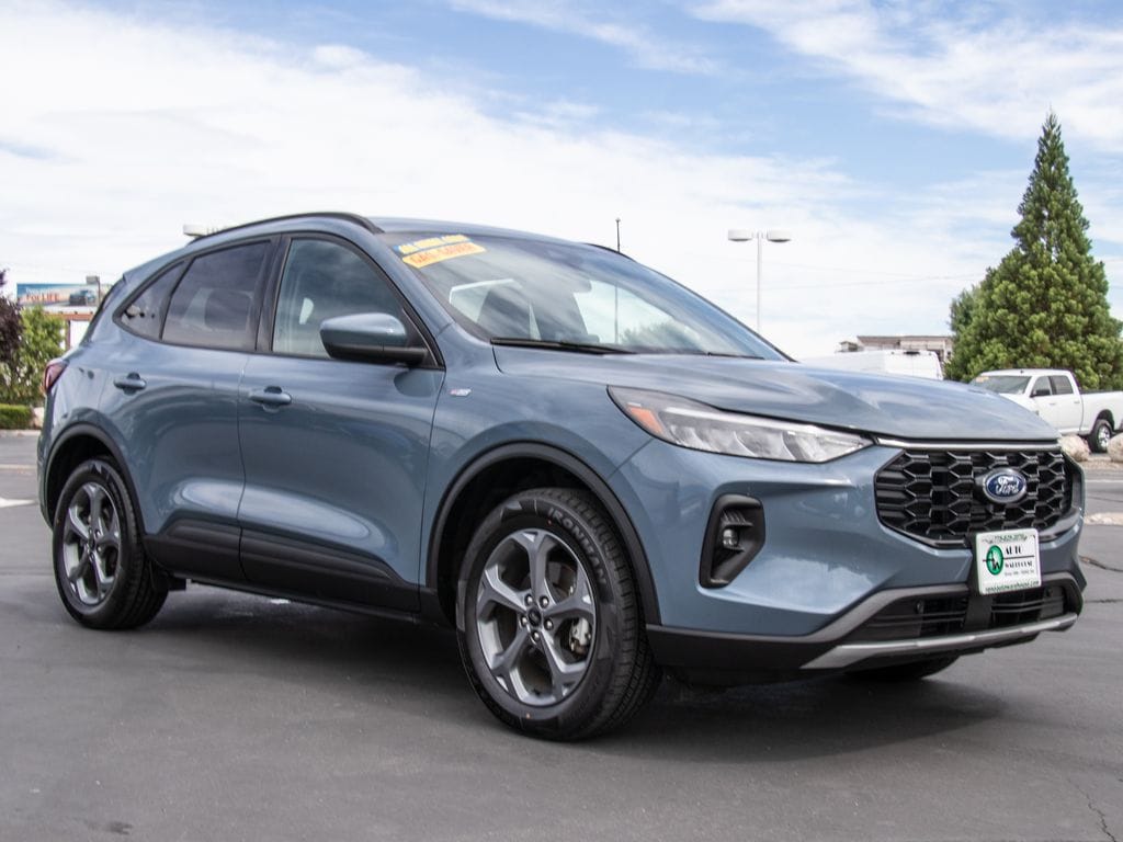 Used 2025 Ford Escape ST-Line Select SUV