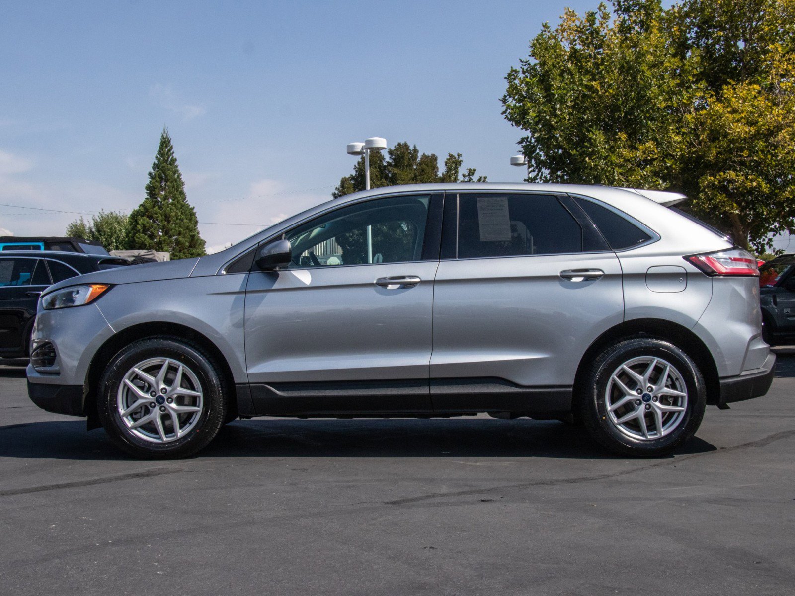 2024 Ford Edge SEL photo 4