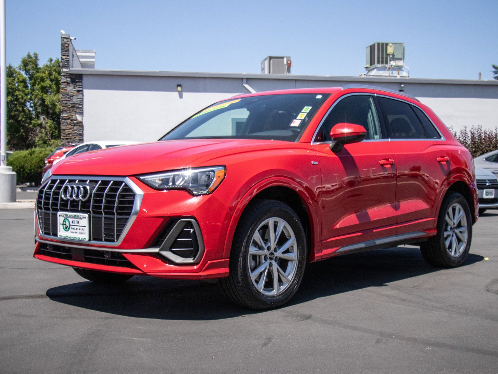 2022 Audi Q3 45 TFSI S line Premium photo 3