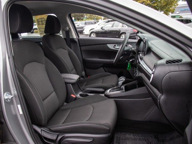 2023 Kia Forte LXS - Photo 22