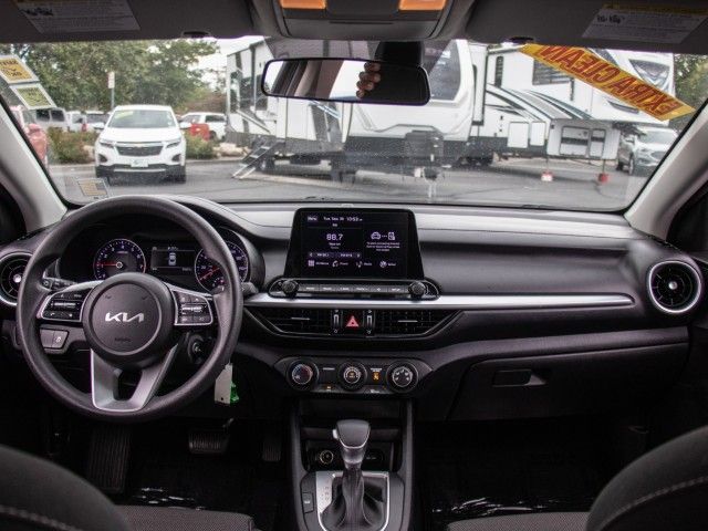 2023 Kia Forte LXS - Photo 15