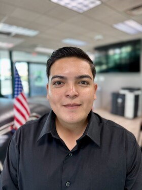 Staff member Edgar Velazquez from ID_5f5586