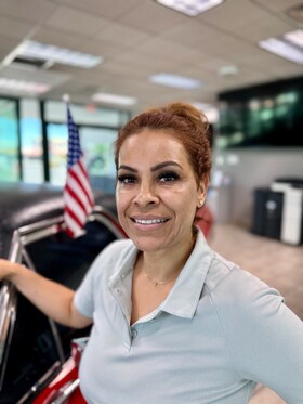 Staff member Sandy Martinez from ID_5f5586