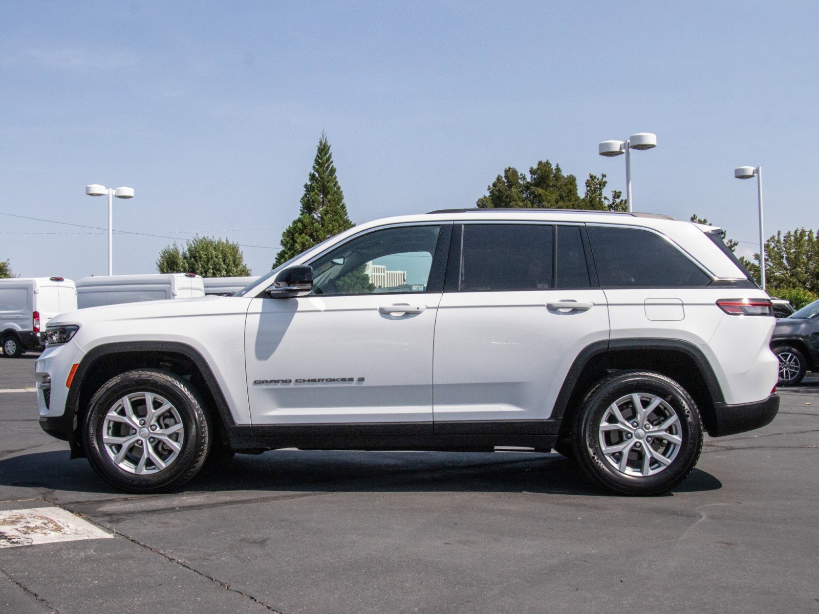 2023 Jeep Grand Cherokee Limited photo 4